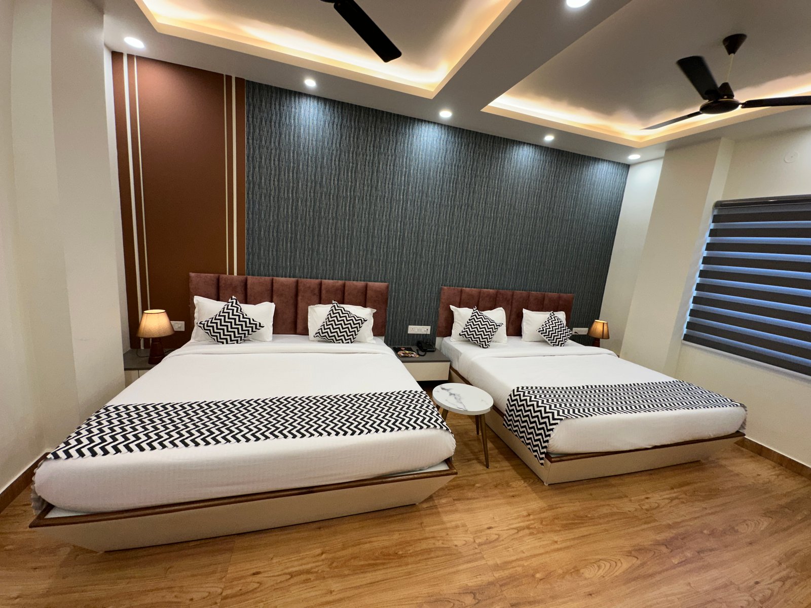 5 star hotel in Ahmedabad - Swimming Pool 